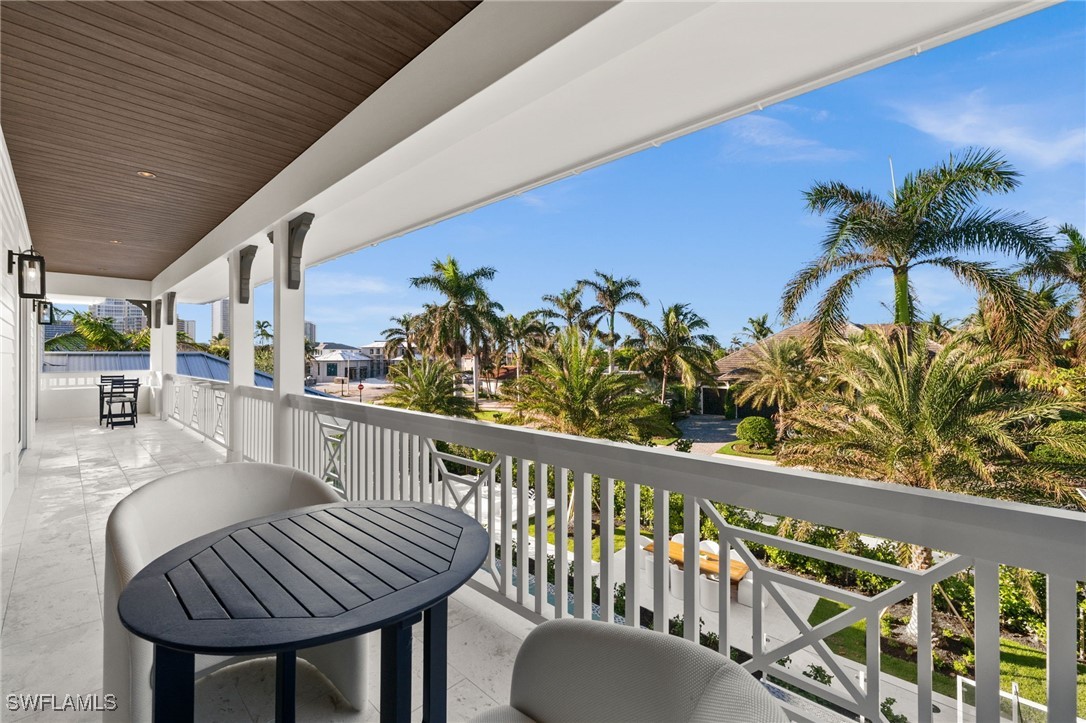 506 Neapolitan, Naples, FL 34103
