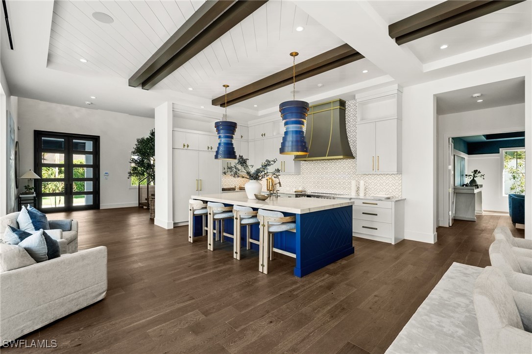 506 Neapolitan, Naples, FL 34103