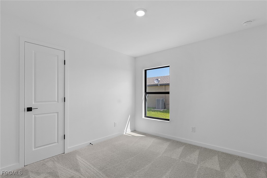 305 21st, Cape Coral, FL 33993