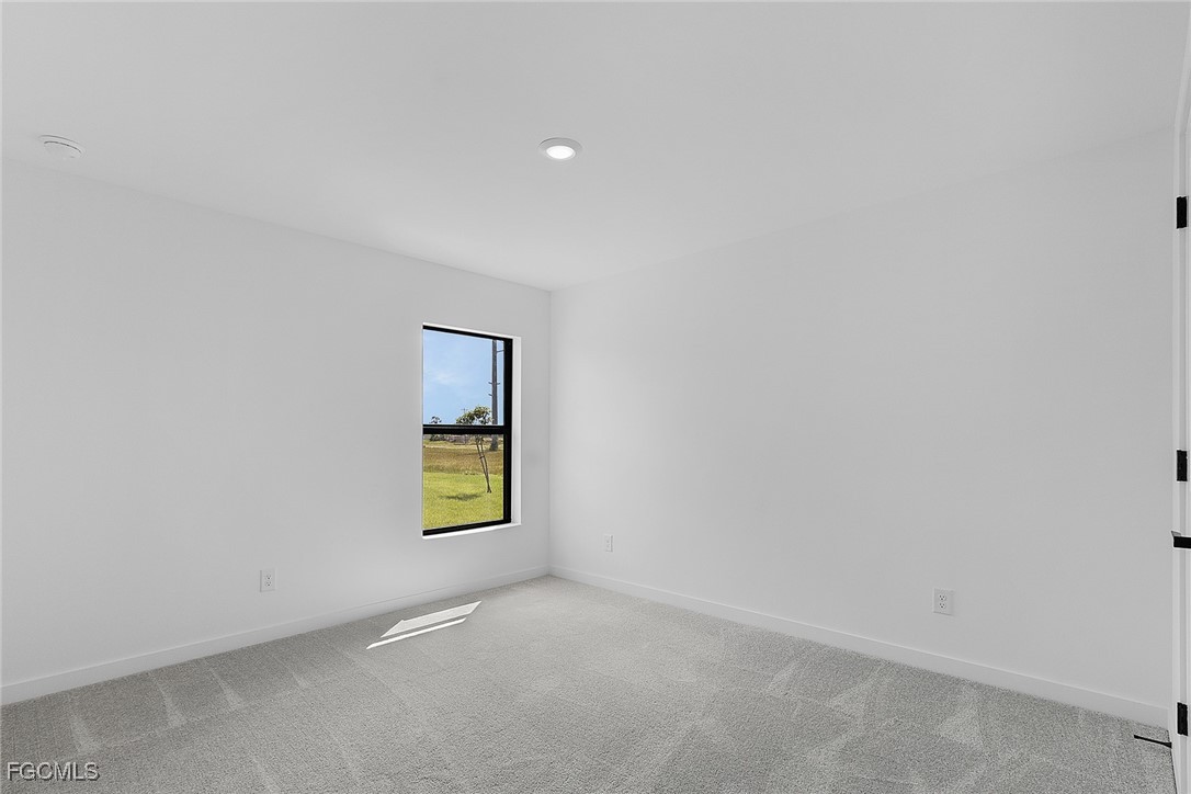 305 21st, Cape Coral, FL 33993