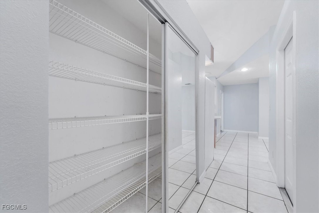 2831 White, Naples, FL 34117