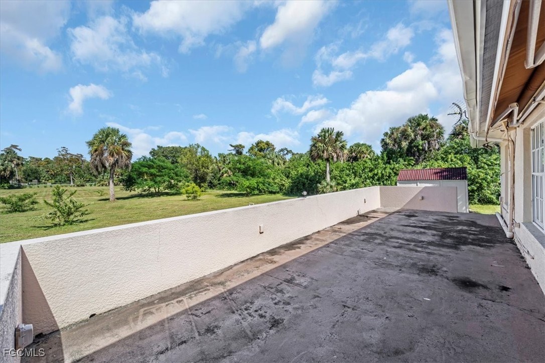 2831 White, Naples, FL 34117