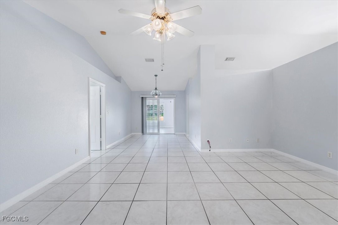 2831 White, Naples, FL 34117