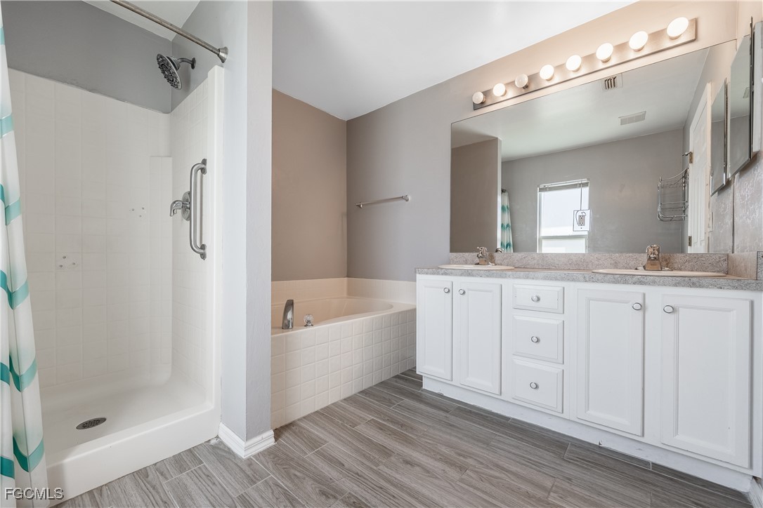2720 Soaring Hawk, Fort Myers, FL 33905