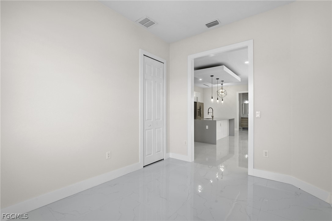 2100 21st, Cape Coral, FL 33993