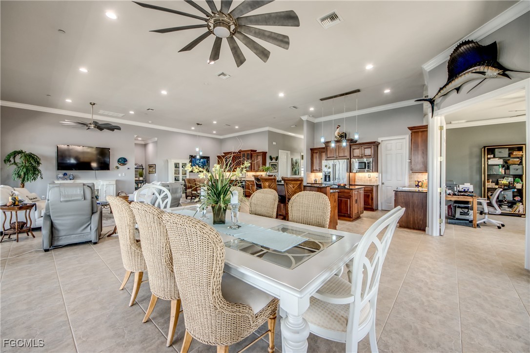 DiningArea