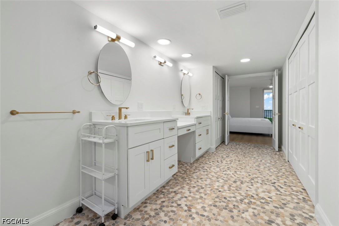 3145 Gulf Unit 102, Sanibel, FL 33957
