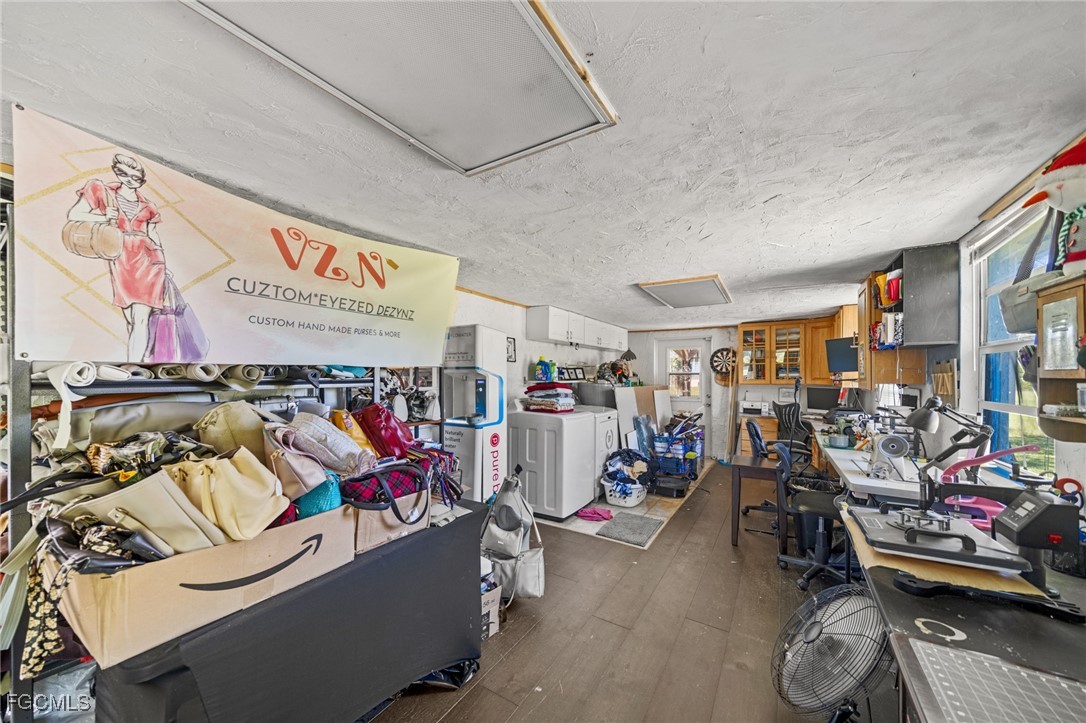 4121 16th, Naples, FL 34120