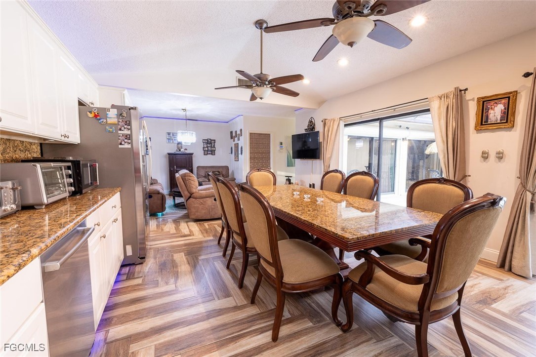 DiningArea