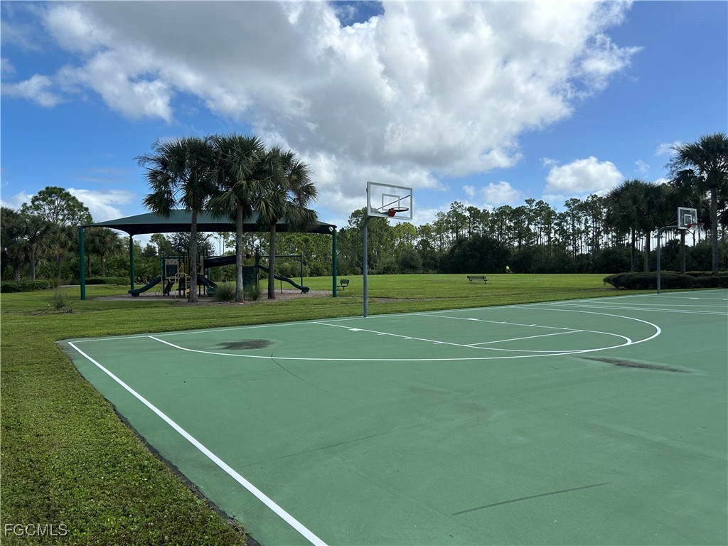 2571 Laurentina, Cape Coral, FL 33909
