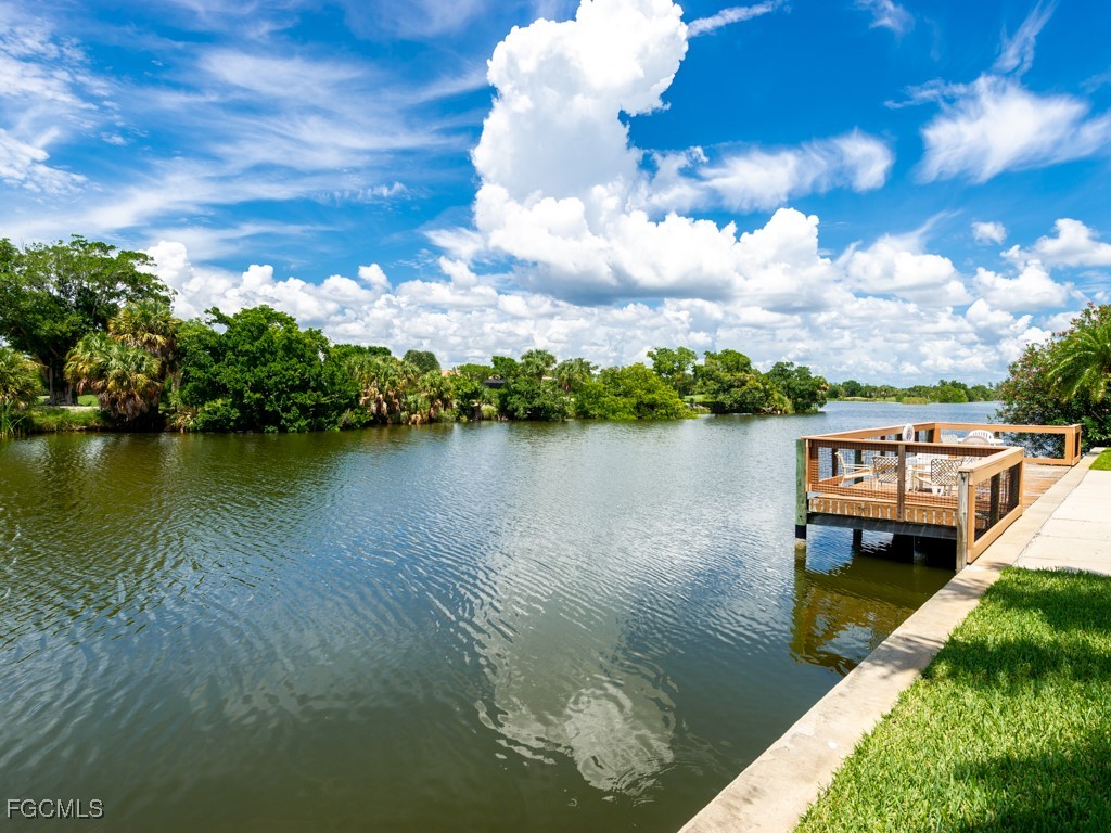 Dock