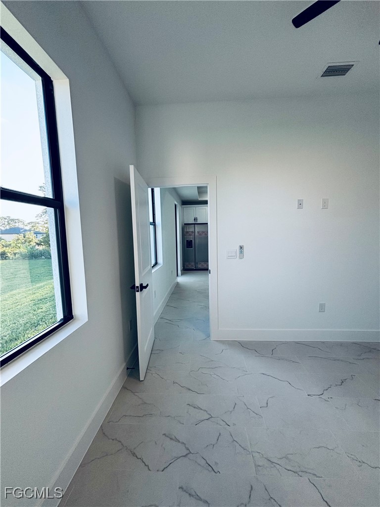 563 Oakshire, Lehigh Acres, FL 33972