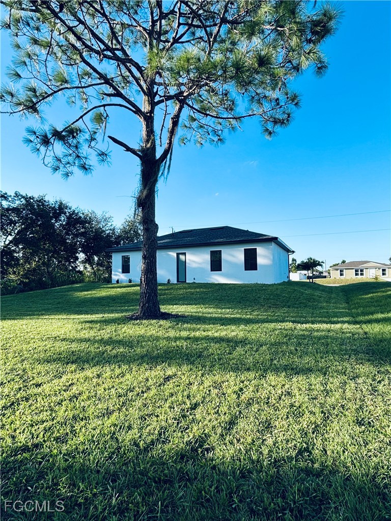 563 Oakshire, Lehigh Acres, FL 33972