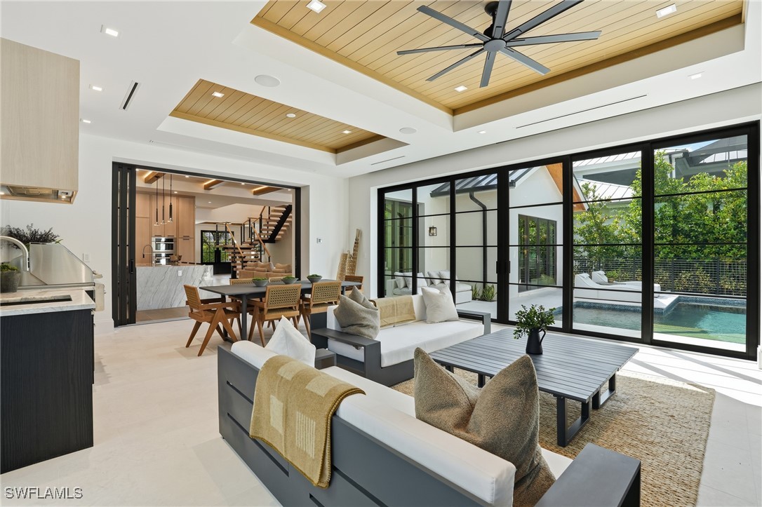 349 2nd, Naples, FL 34102
