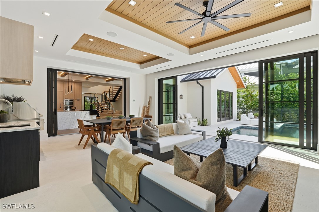 349 2nd, Naples, FL 34102