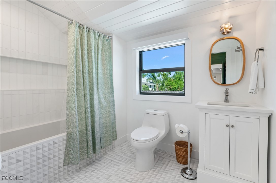 24 Beach Homes, Captiva, FL 33924