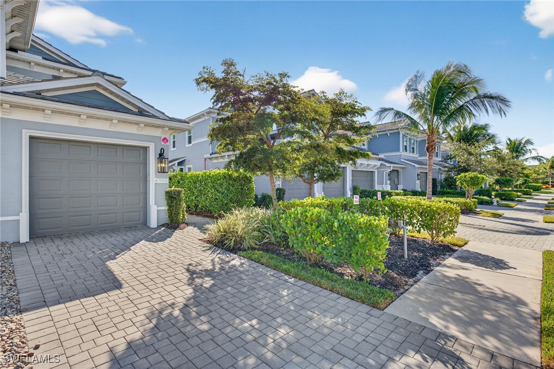 2554 Seychelles Unit 904, Naples, FL 34112