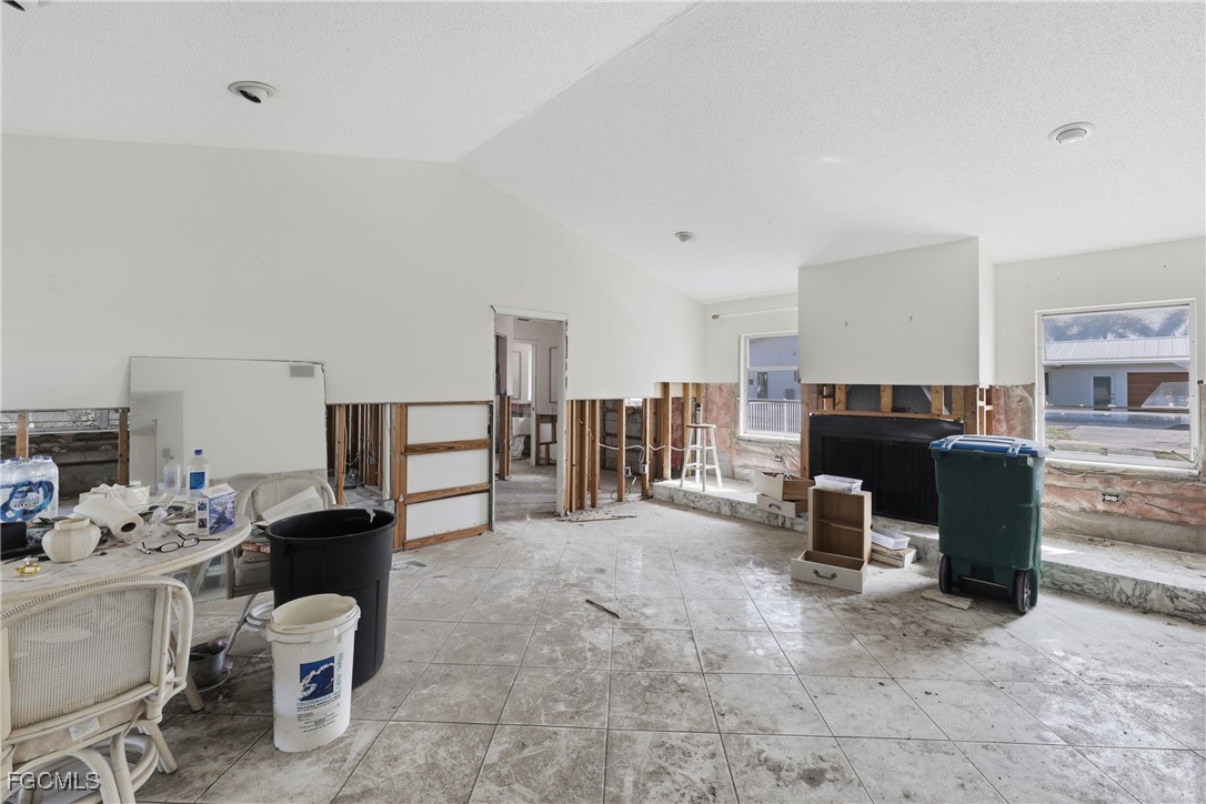 111 49th, Cape Coral, FL 33914