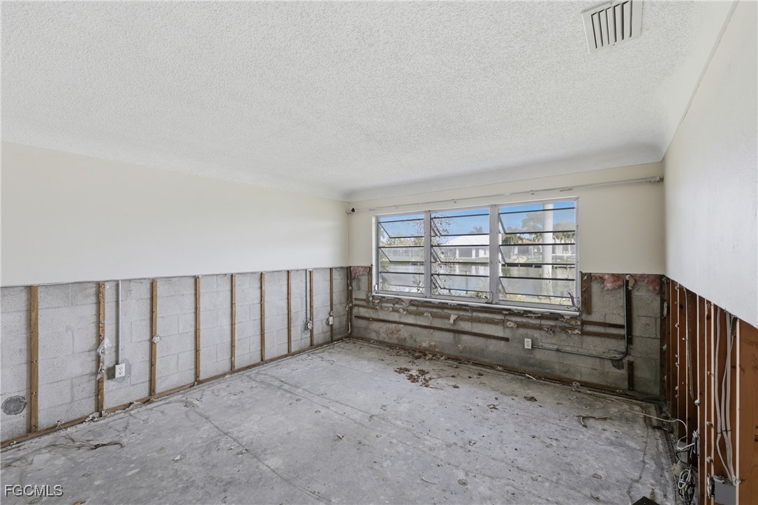 111 49th, Cape Coral, FL 33914