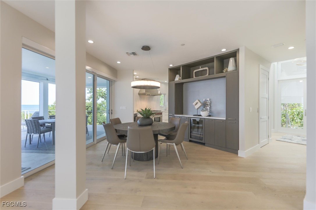 DiningArea