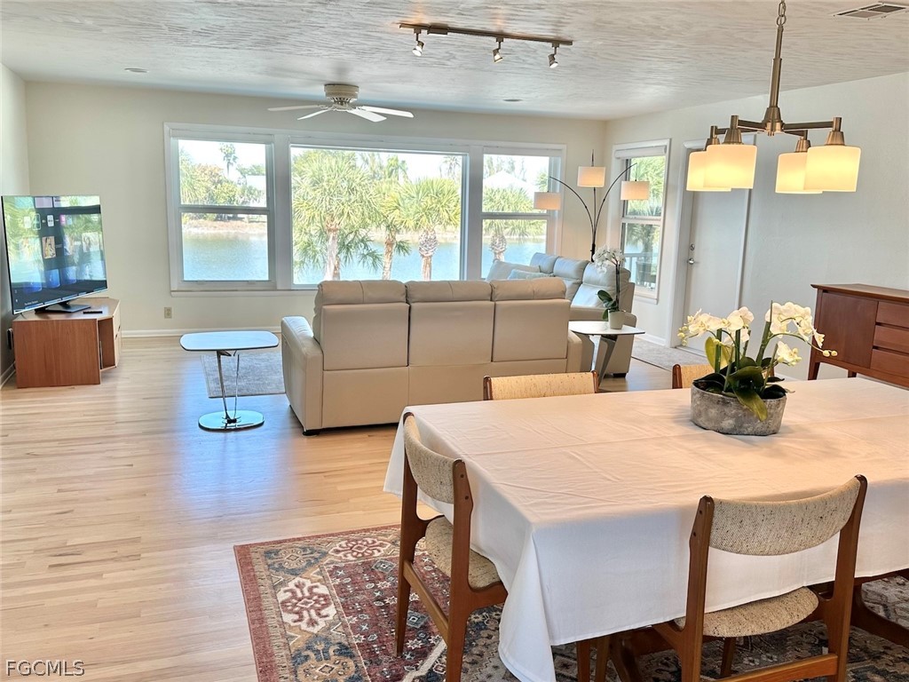 DiningArea