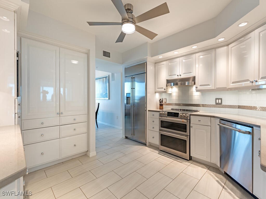 7515 Pelican Bay Unit 9c, Naples, FL 34108