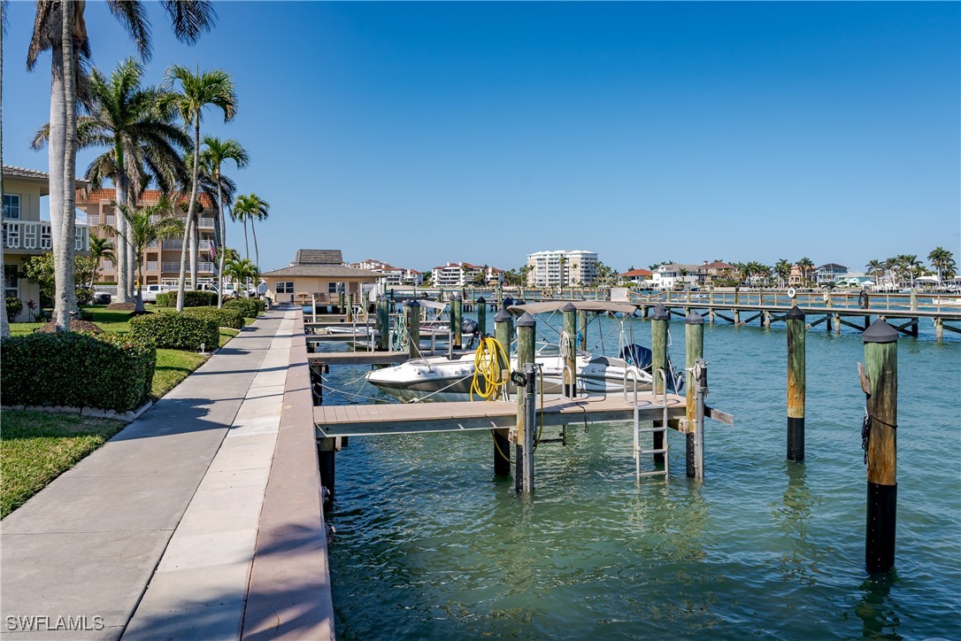 Dock