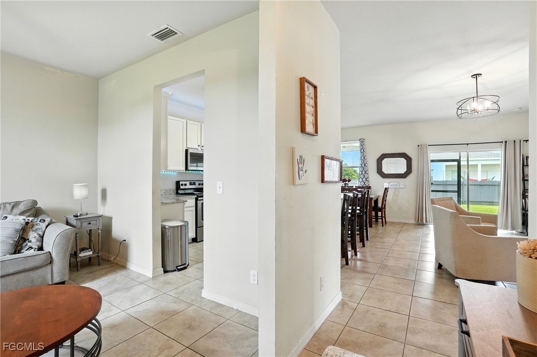 1823 10th, Cape Coral, FL 33993