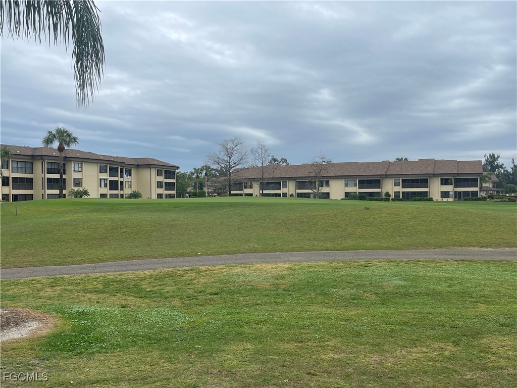 5770 Trailwinds Unit 211, Fort Myers, FL 33907