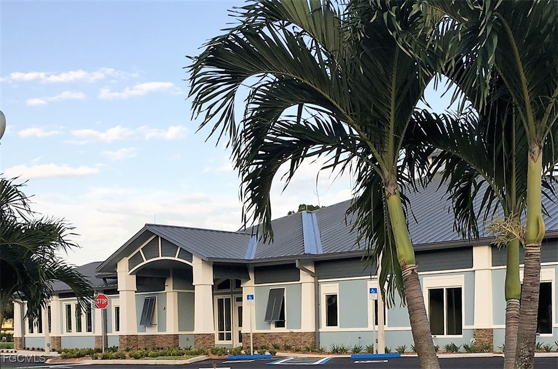 5770 Trailwinds Unit 211, Fort Myers, FL 33907