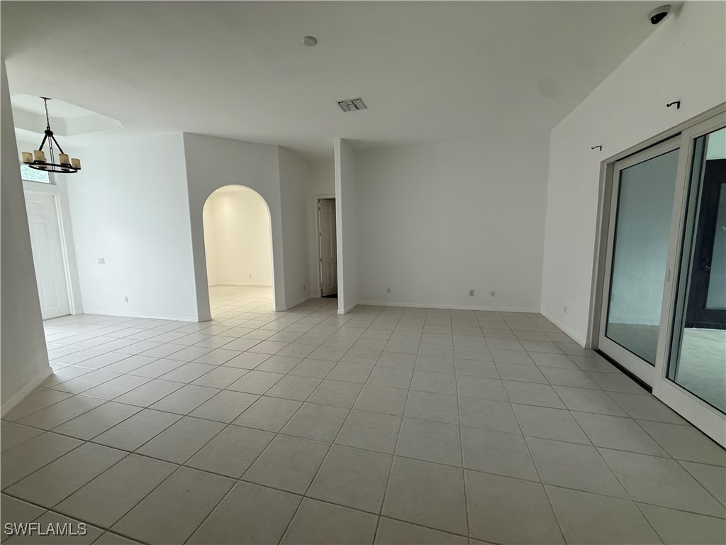 570 31st, Naples, FL 34120