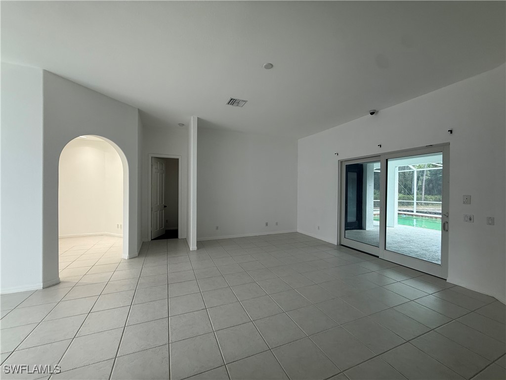 570 31st, Naples, FL 34120