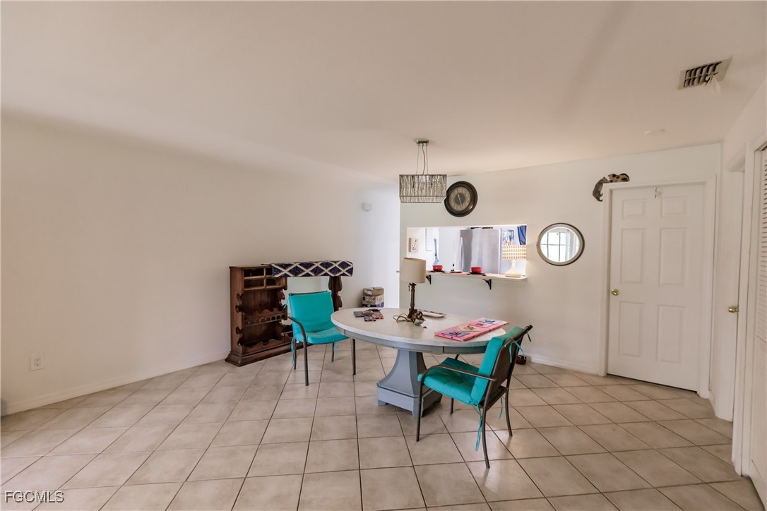 DiningArea