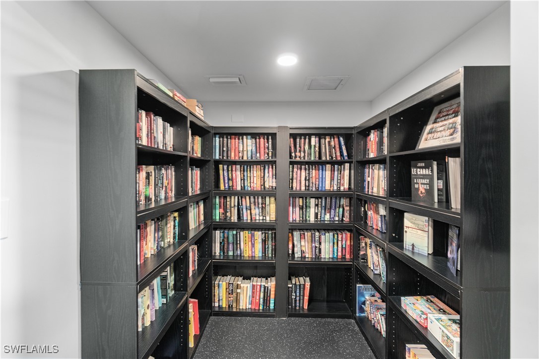 3420 Gulf Shore Unit 63, Naples, FL 34103