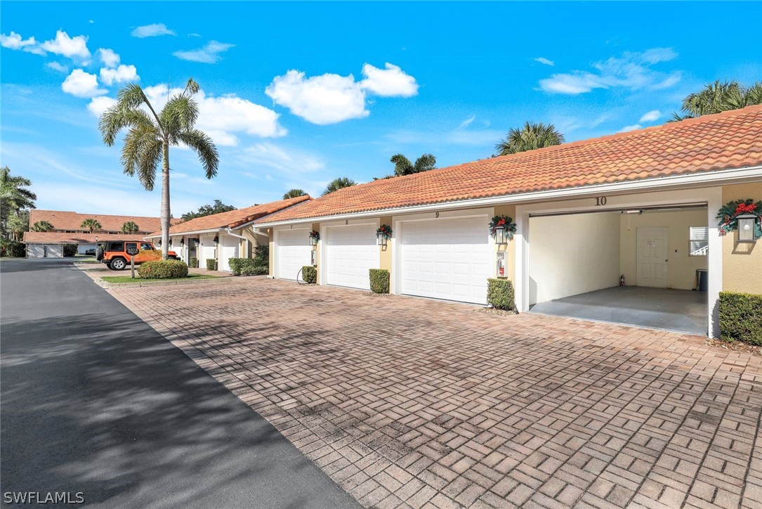 2373 Hidden Lake Unit 8110, Naples, FL 34112
