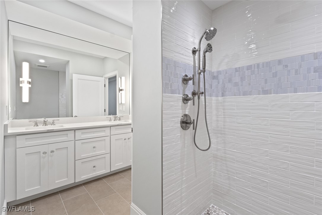 3399 Gulf Shore Unit 111, Naples, FL 34103