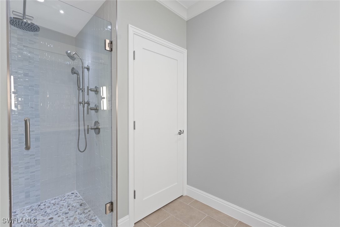 3399 Gulf Shore Unit 111, Naples, FL 34103