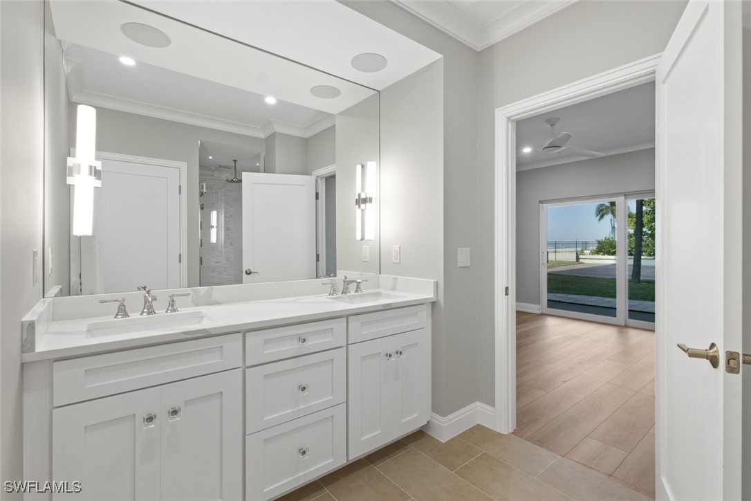 3399 Gulf Shore Unit 111, Naples, FL 34103