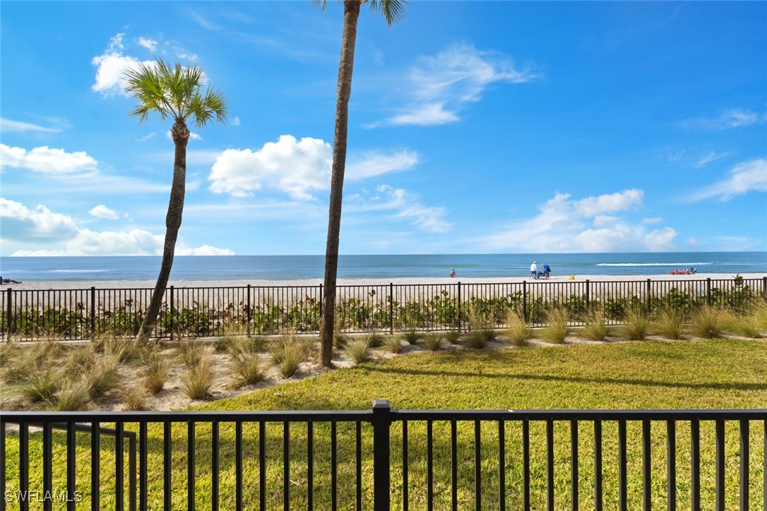 3399 Gulf Shore Unit 111, Naples, FL 34103