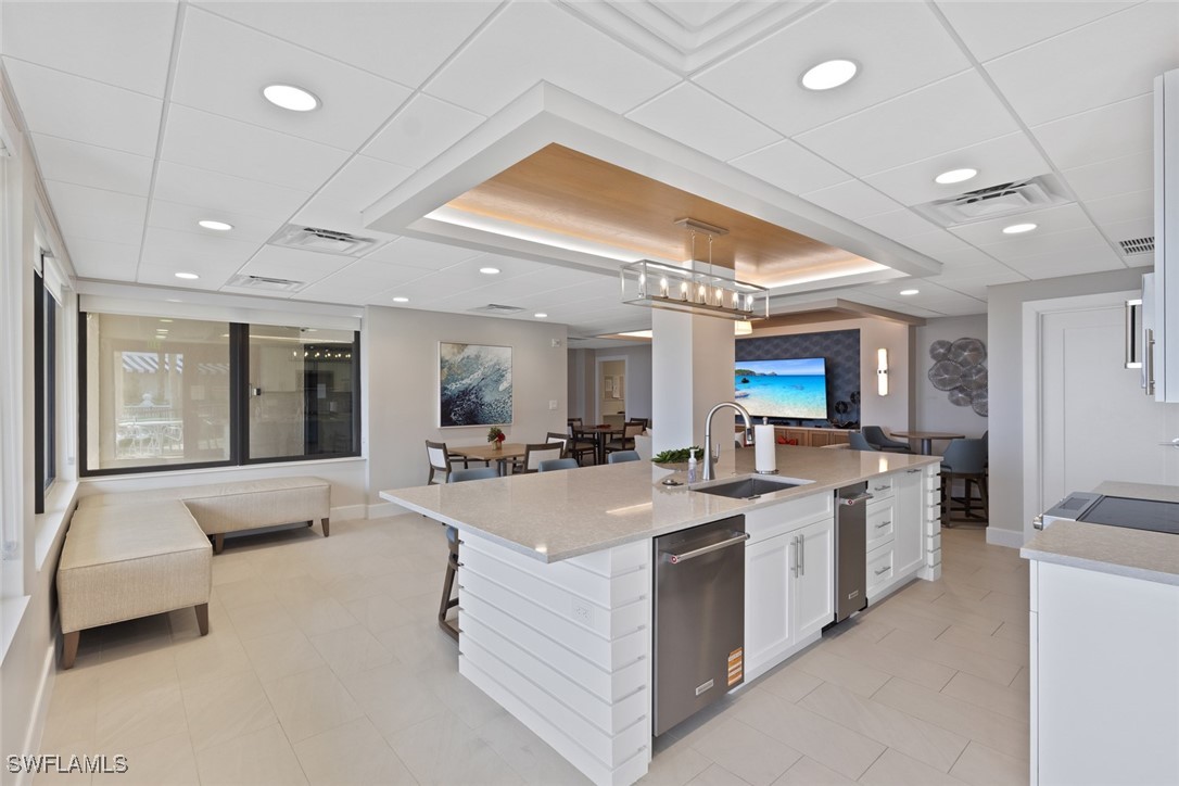 3399 Gulf Shore Unit 111, Naples, FL 34103
