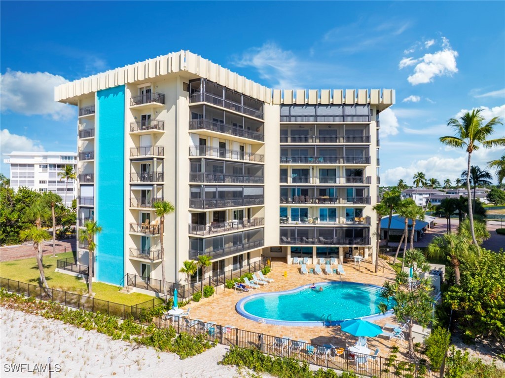 3399 Gulf Shore Unit 111, Naples, FL 34103