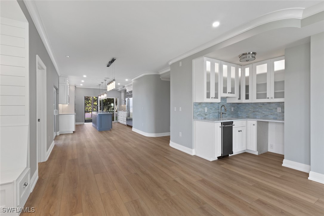 3399 Gulf Shore Unit 111, Naples, FL 34103