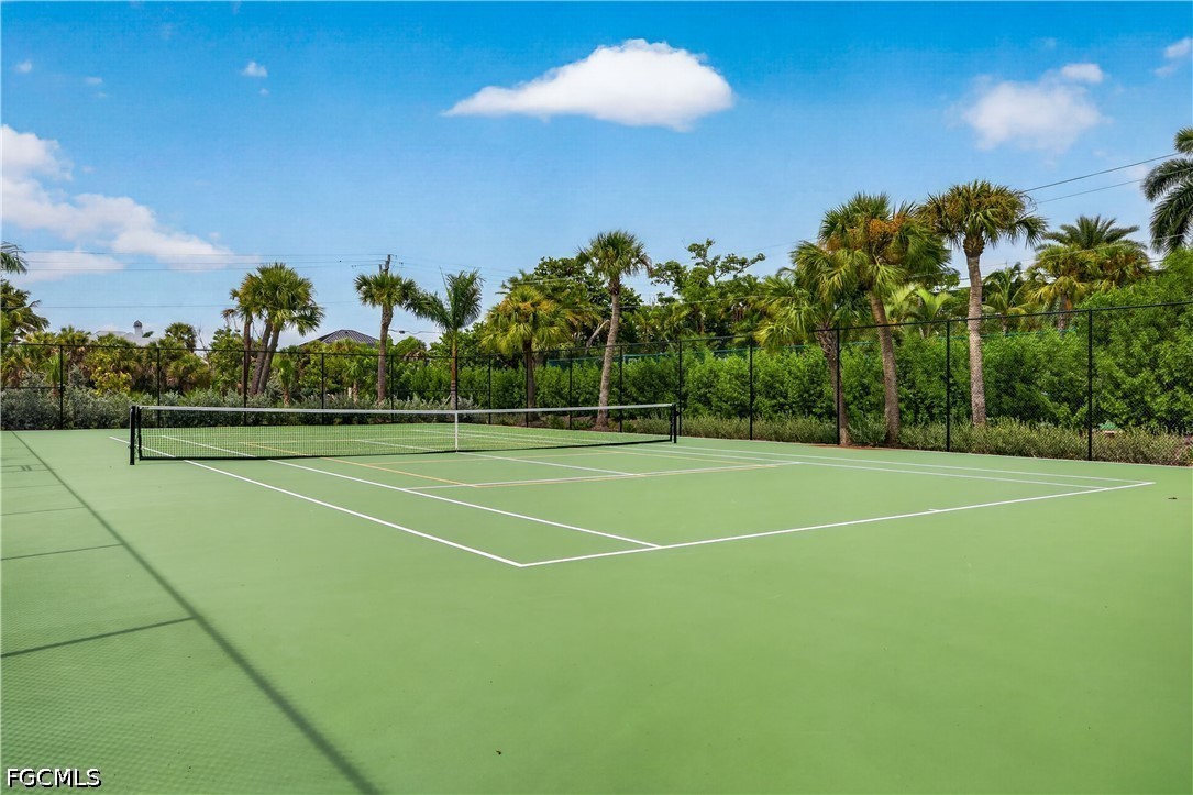 2311 Gulf Unit 13, Sanibel, FL 33957