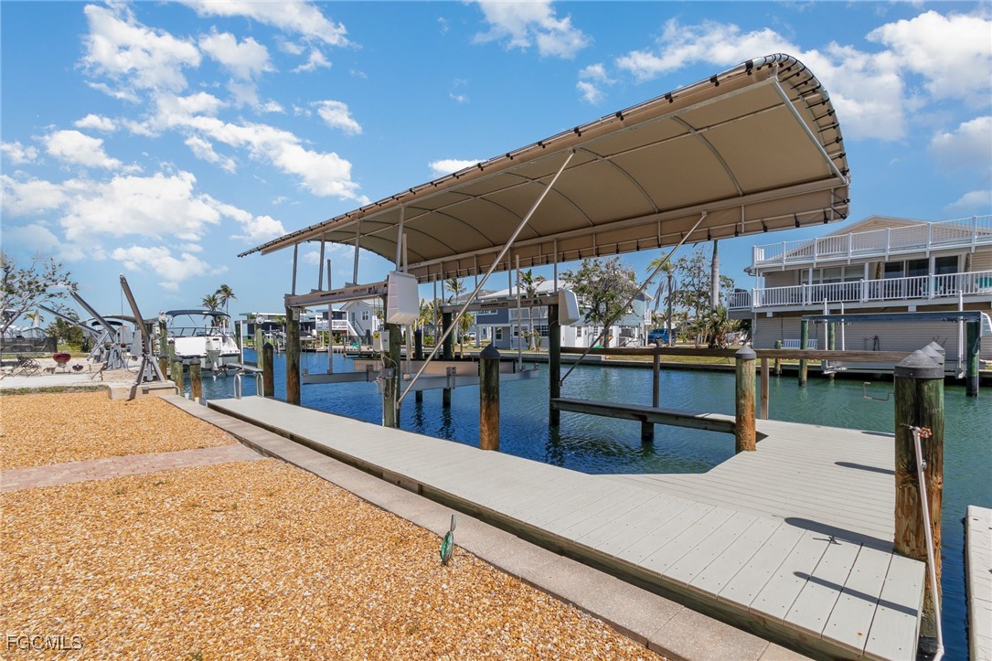 Dock