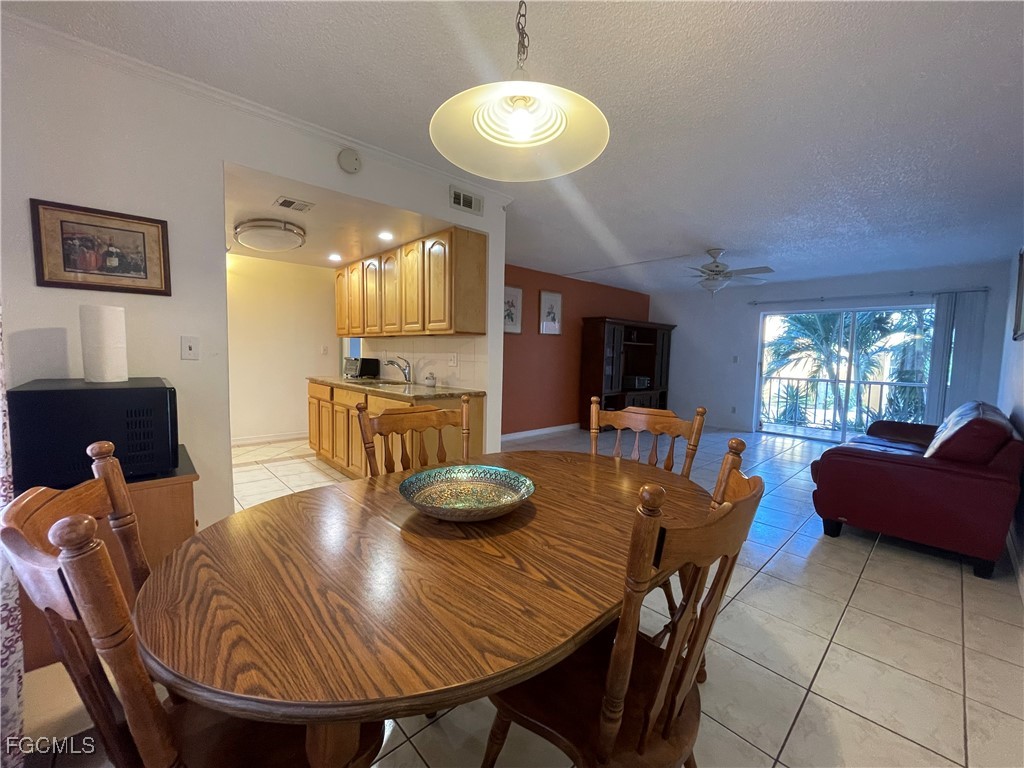 DiningArea