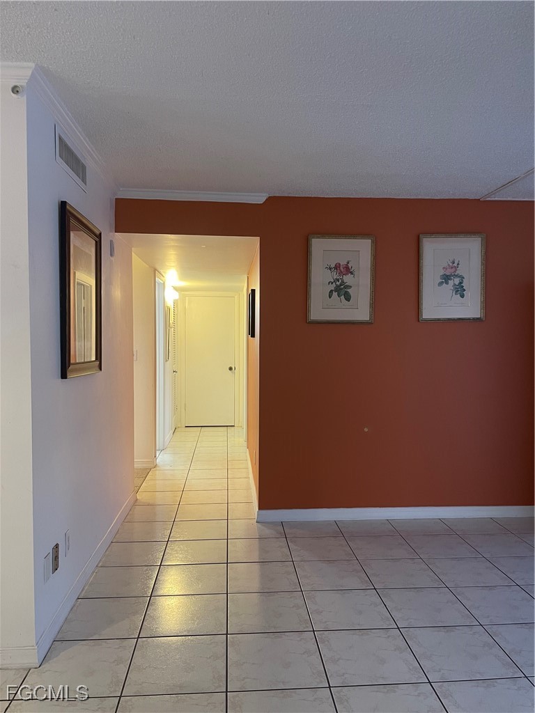 2366 Mall Unit 304, Fort Myers, FL 33901
