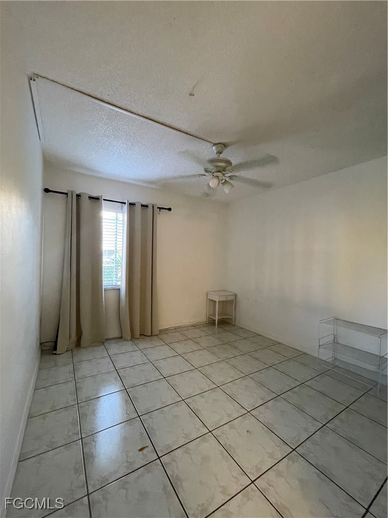 2366 Mall Unit 304, Fort Myers, FL 33901