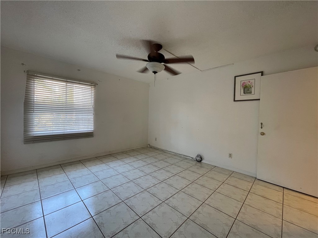 2366 Mall Unit 304, Fort Myers, FL 33901