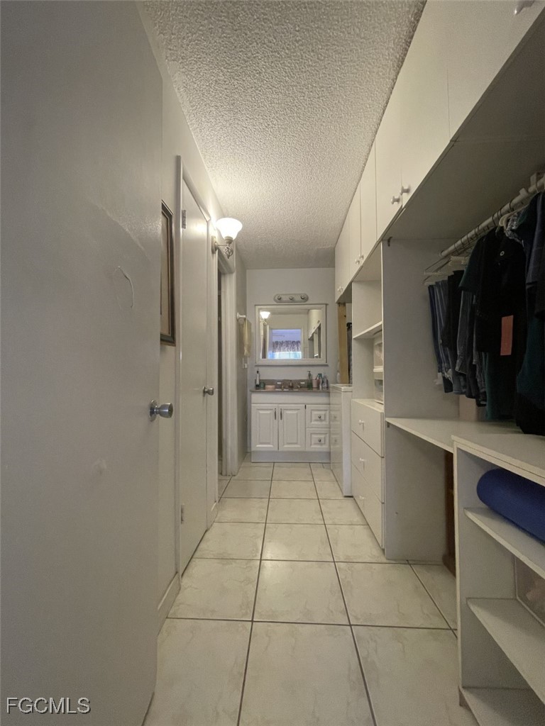 2366 Mall Unit 304, Fort Myers, FL 33901