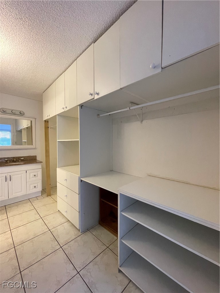 2366 Mall Unit 304, Fort Myers, FL 33901